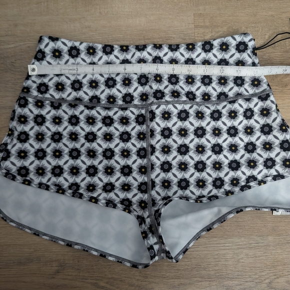 Savage x Fenty NWT Mod High Waist Hot Short - Picture 11 of 13